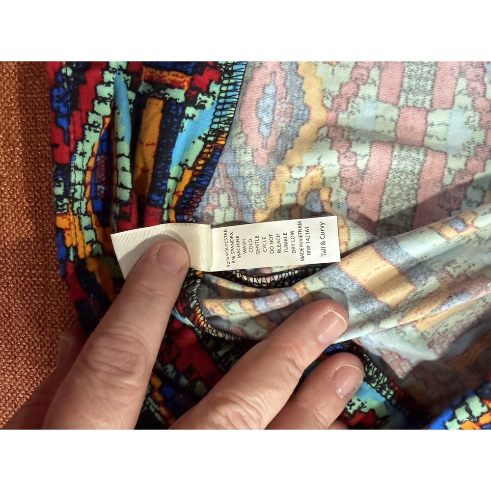 LuLaRoe Leggings Women TC Multicolor NWT Geometric Tribal Print Tall & Curvy - Picture 3 of 4